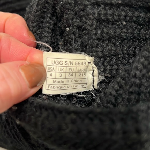 UGG Classic Cardy Wool Knit Black Fold Over Slouchy Boots Shoe Kids Size Y4 - Picture 14 of 17